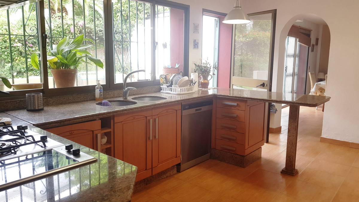 Huis te koop in Elviria | 5 slaapkamers H3710570