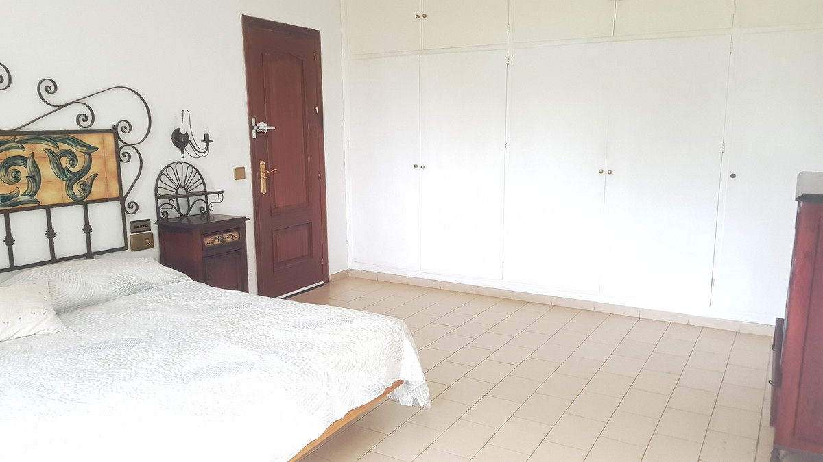 Huis te koop in Elviria | 5 slaapkamers H3710570