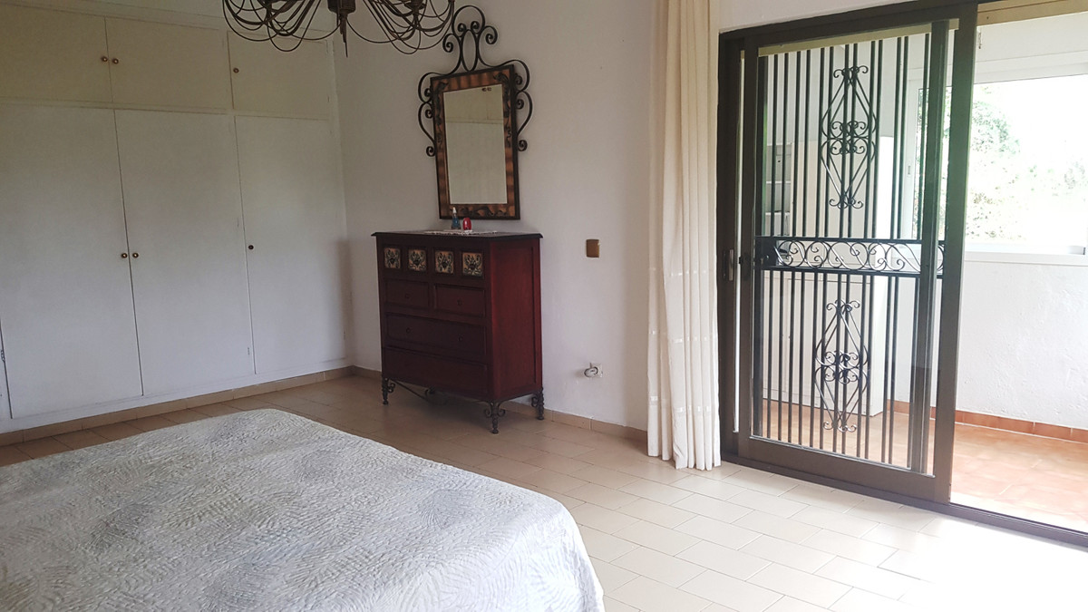 Huis te koop in Elviria | 5 slaapkamers H3710570