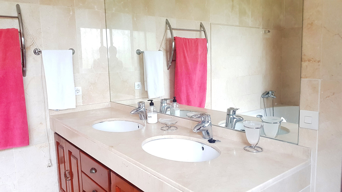 Huis te koop in Elviria | 5 slaapkamers H3710570