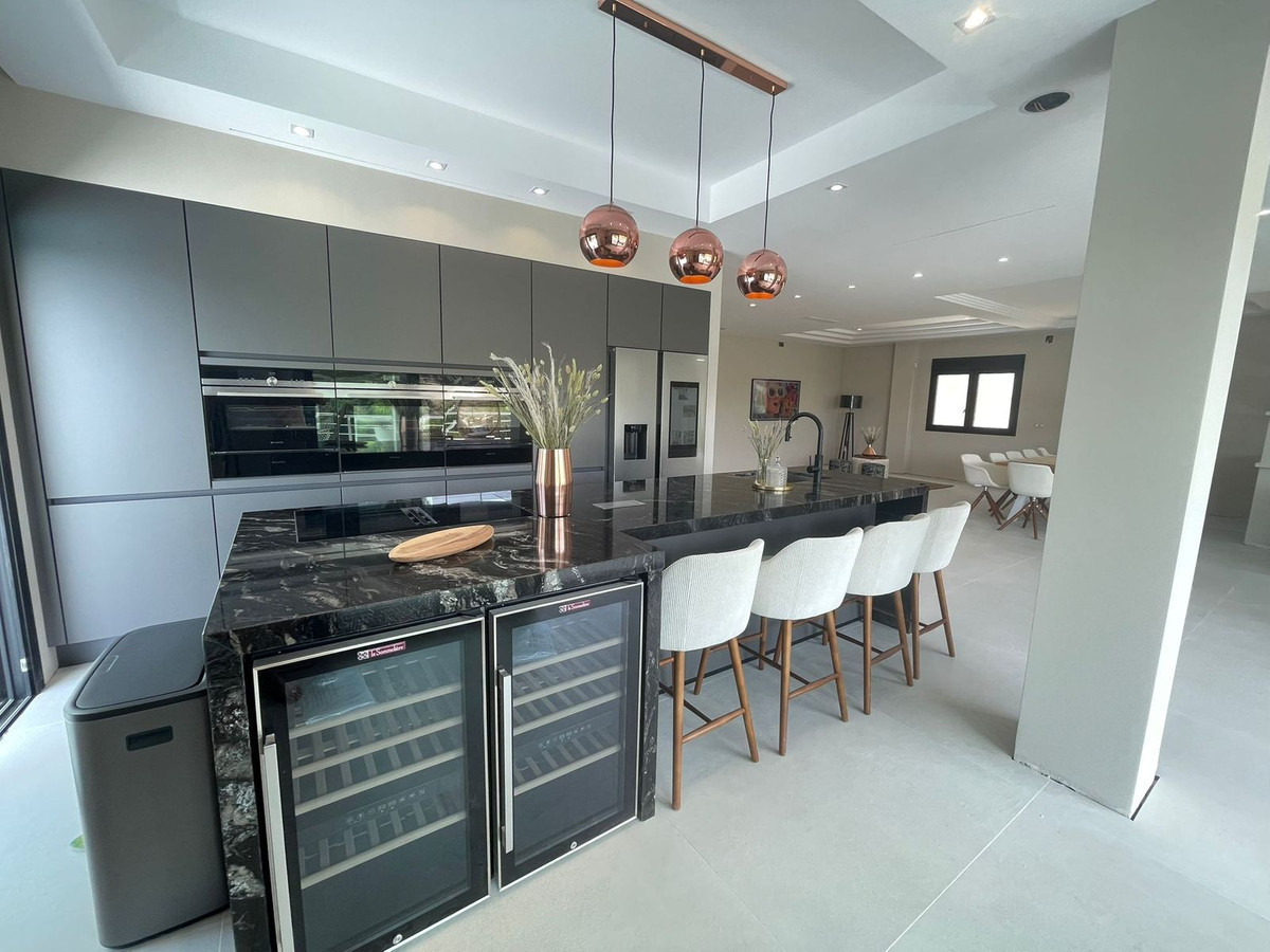 Huis te koop in Elviria | 7 slaapkamers H3985633