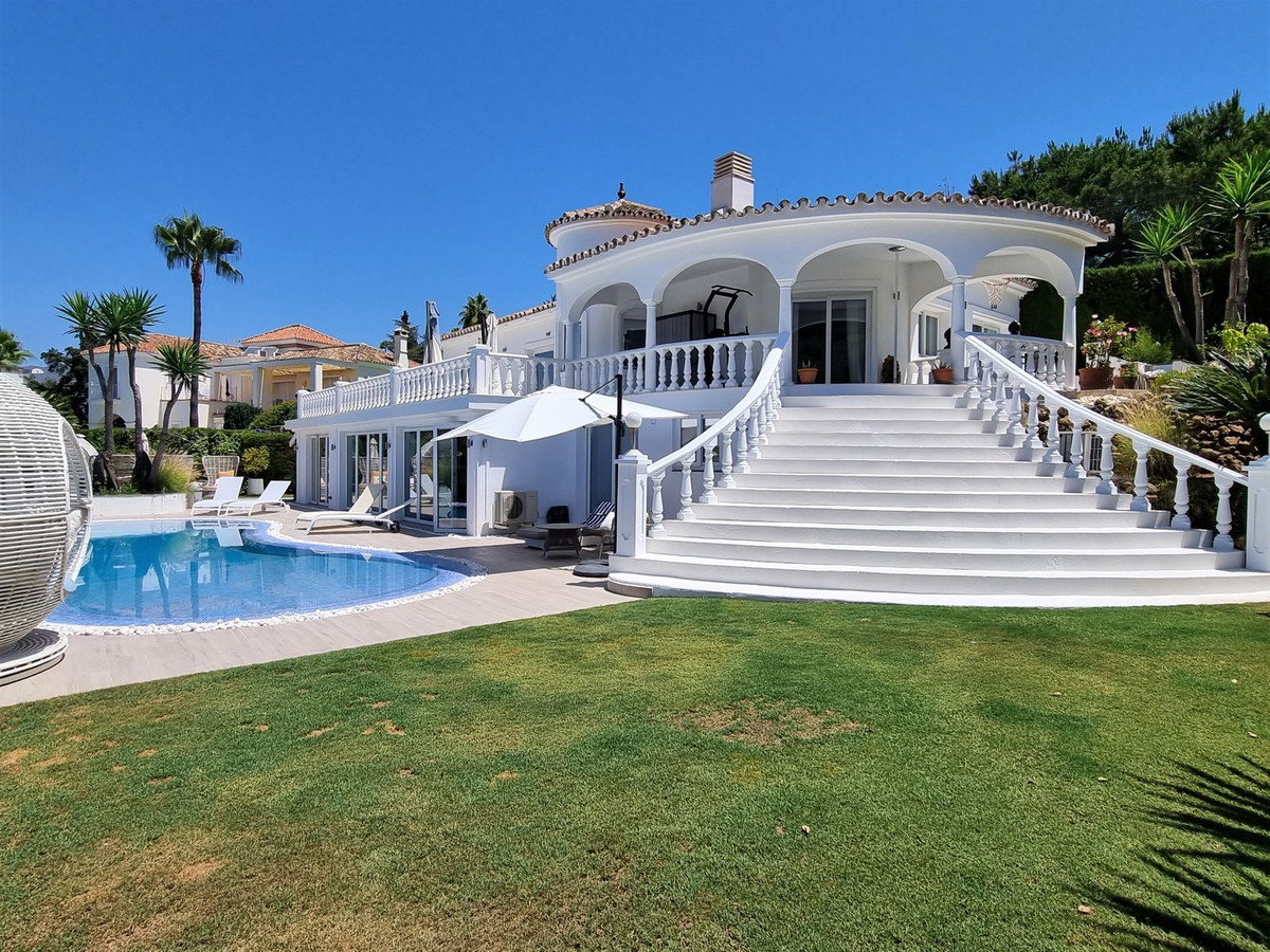 Vrijstaande Villa in Elviria-25