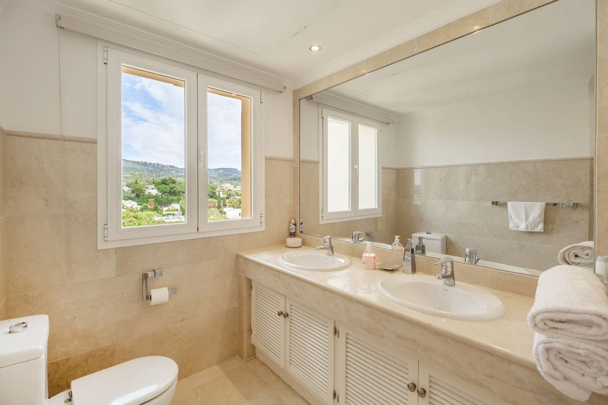 Semi-Vrijstaande Villa in Elviria-15