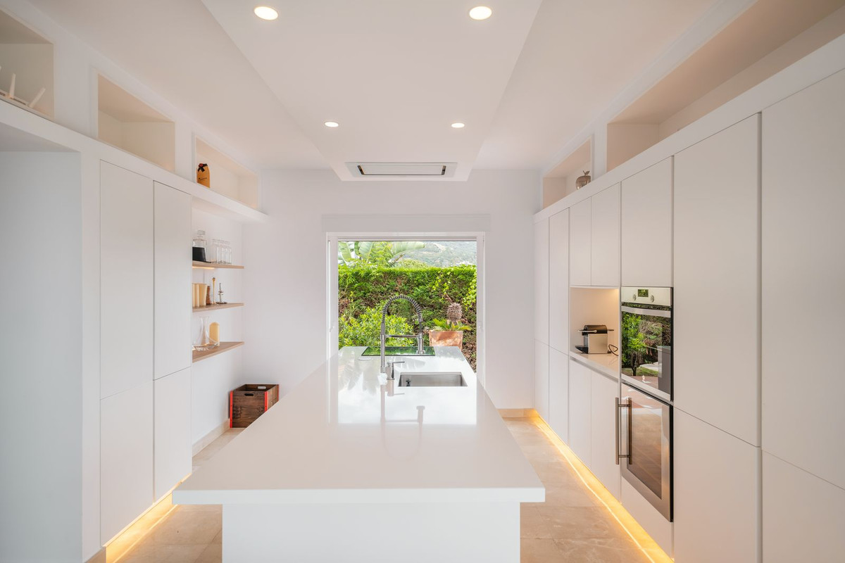 Semi-Vrijstaande Villa in Elviria-3