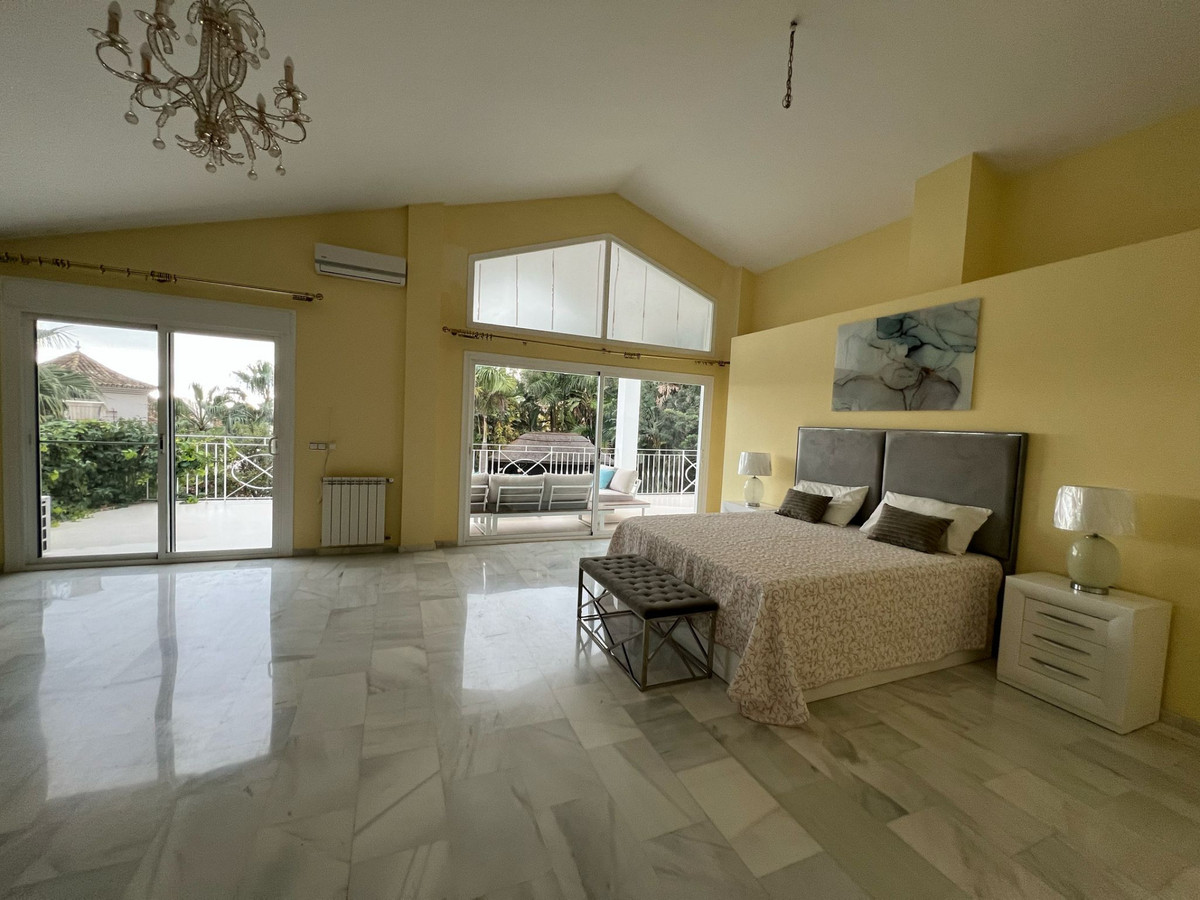 Huis te koop in Elviria | 5 slaapkamers H4867882