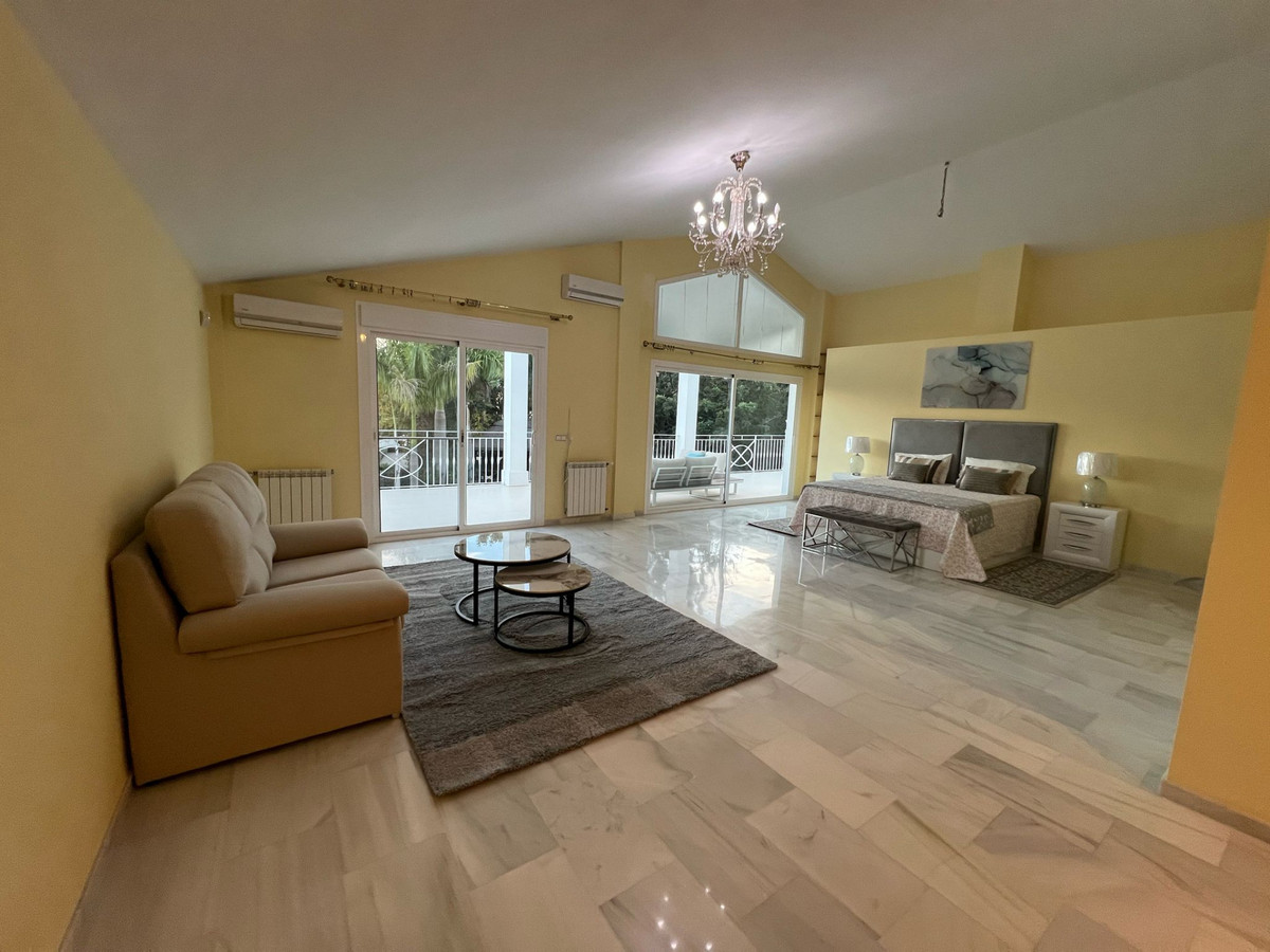 Huis te koop in Elviria | 5 slaapkamers H4867882