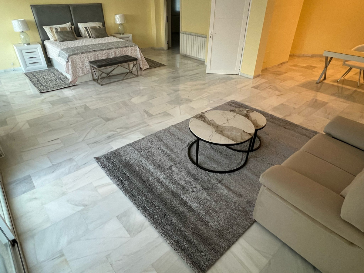 Huis te koop in Elviria | 5 slaapkamers H4867882