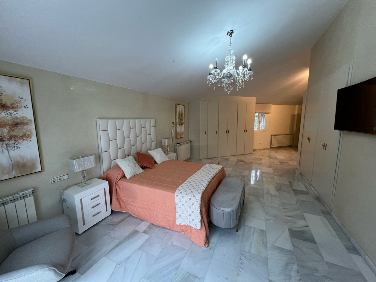 Huis te koop in Elviria | 5 slaapkamers H4867882