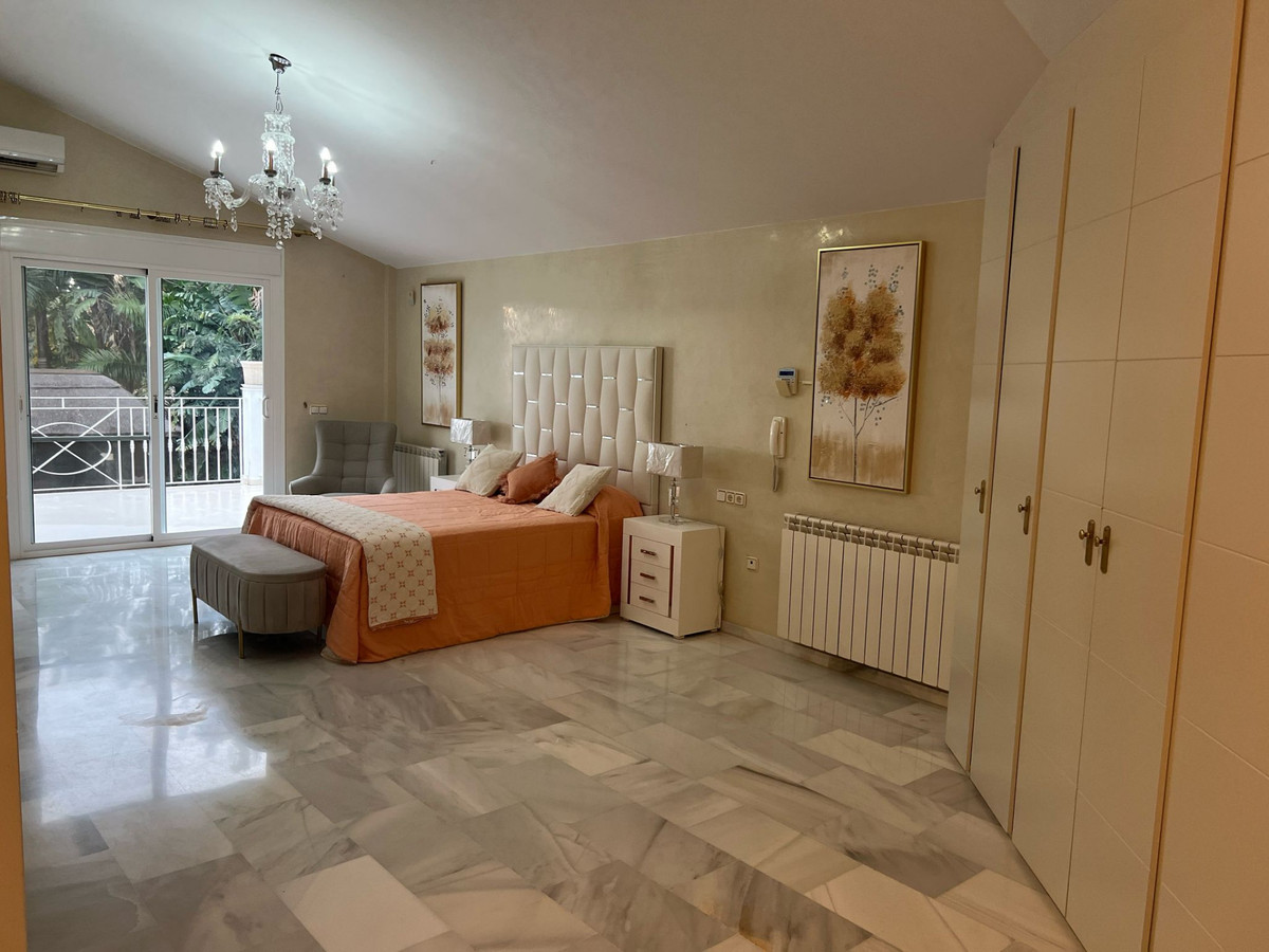 Huis te koop in Elviria | 5 slaapkamers H4867882