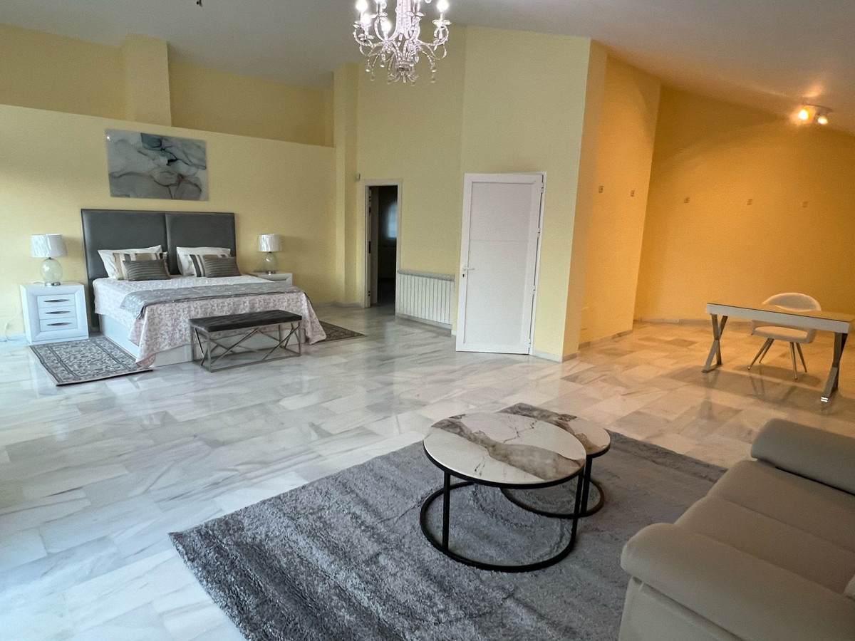 Huis te koop in Elviria | 5 slaapkamers H4867882