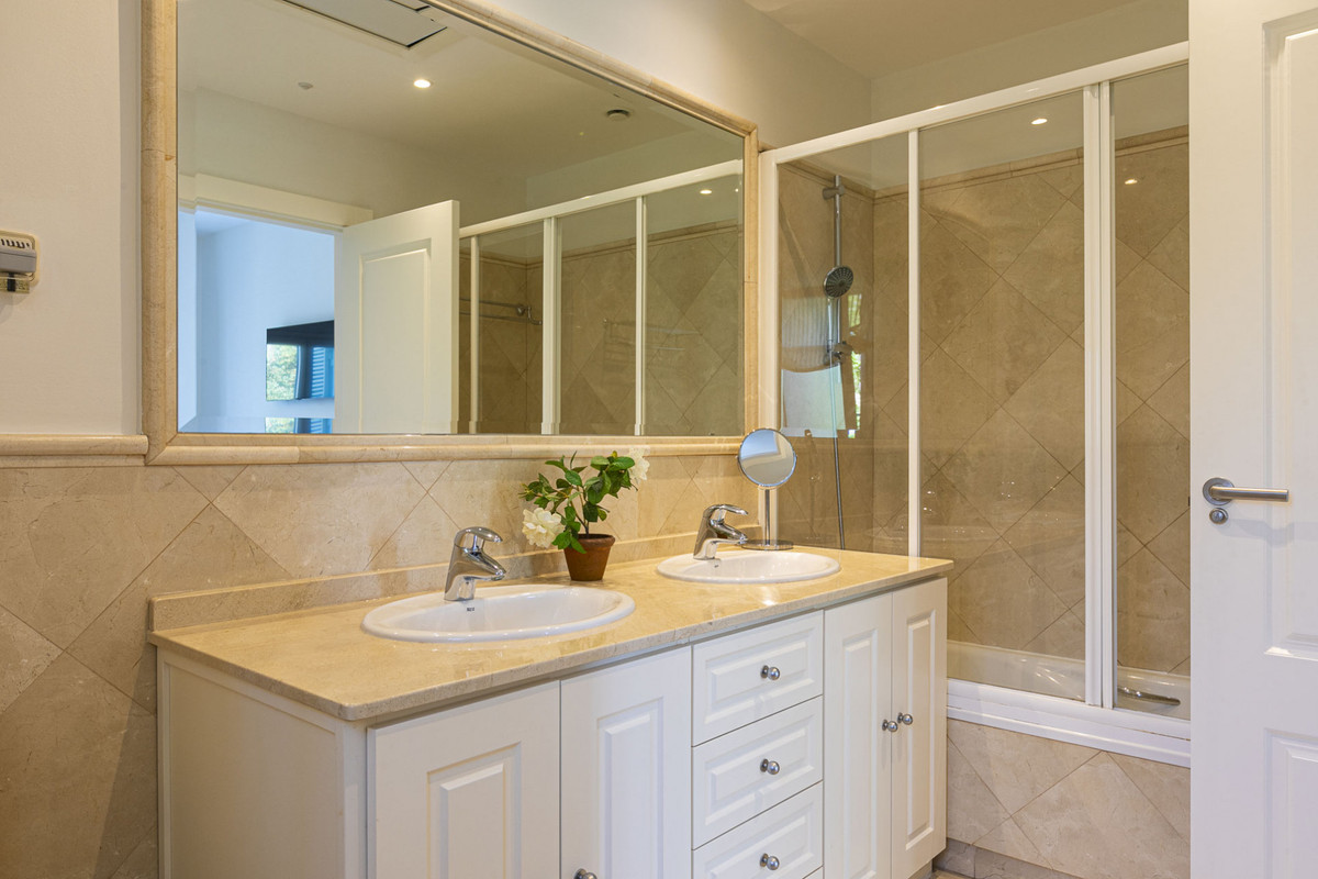 Huis te koop in Elviria | 5 slaapkamers H4876750