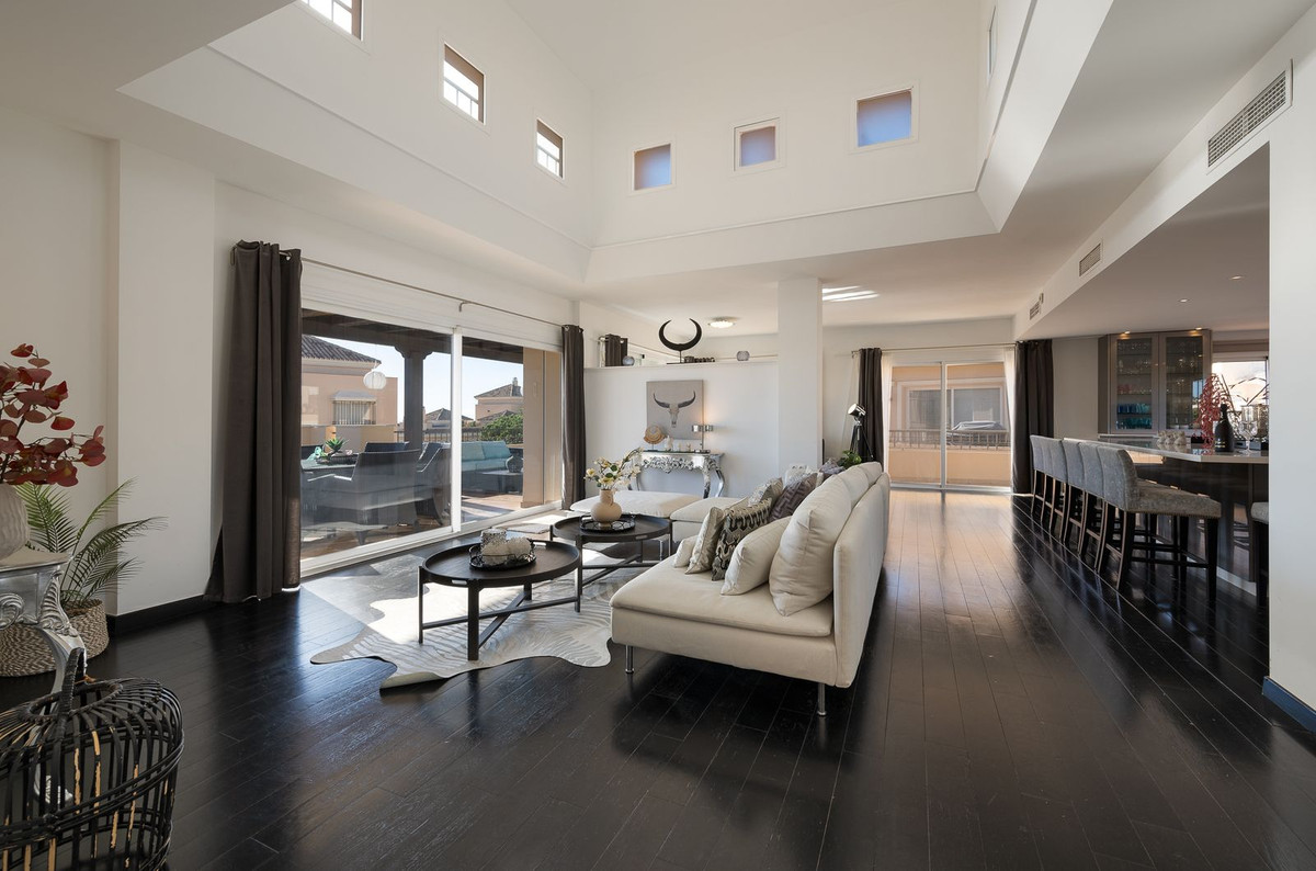 Penthouse Duplex for sale in Elviria | 4 bedrooms H4890589