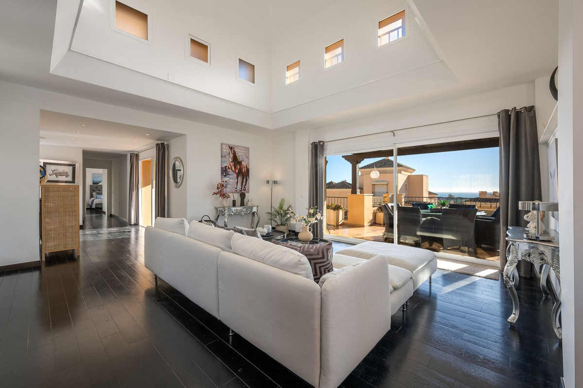 Penthouse Duplex for sale in Elviria | 4 bedrooms H4890589
