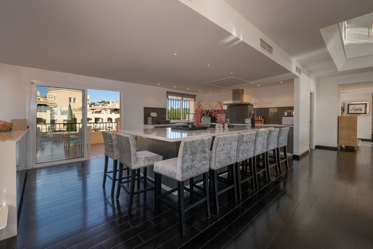 Penthouse Duplex for sale in Elviria | 4 bedrooms H4890589