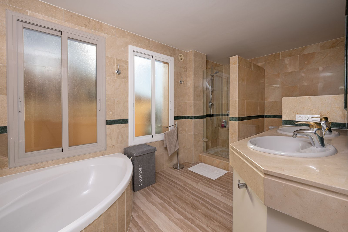 Penthouse Duplex for sale in Elviria | 4 bedrooms H4890589