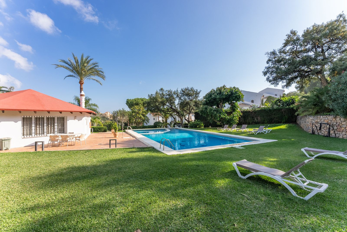 Semi-Vrijstaande Villa in Elviria-41