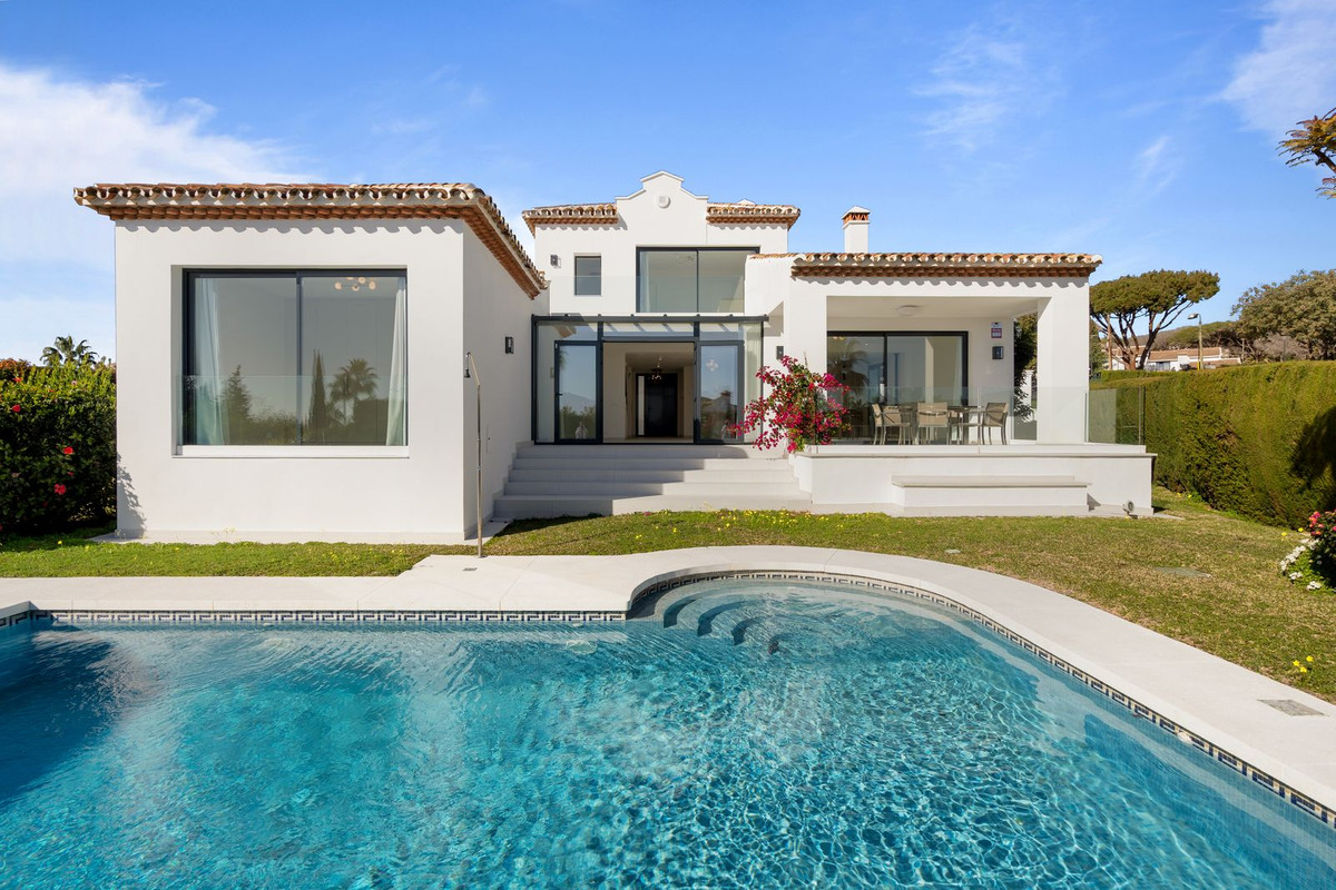 Vrijstaande Villa in Elviria-1