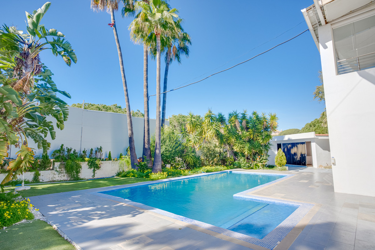 Huis te koop in Elviria | 8 slaapkamers H4964467