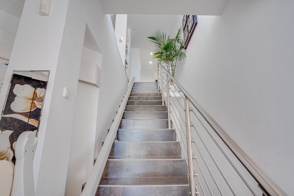 Huis te koop in Elviria | 8 slaapkamers H4964467