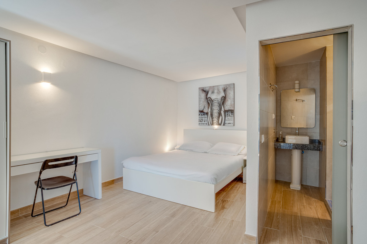 Huis te koop in Elviria | 8 slaapkamers H4964467