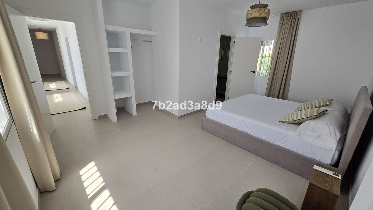 Vrijstaande Villa in Elviria-15