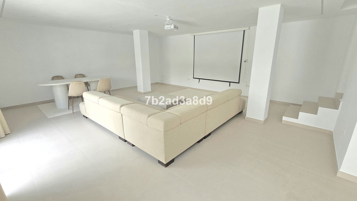 Vrijstaande Villa in Elviria-35