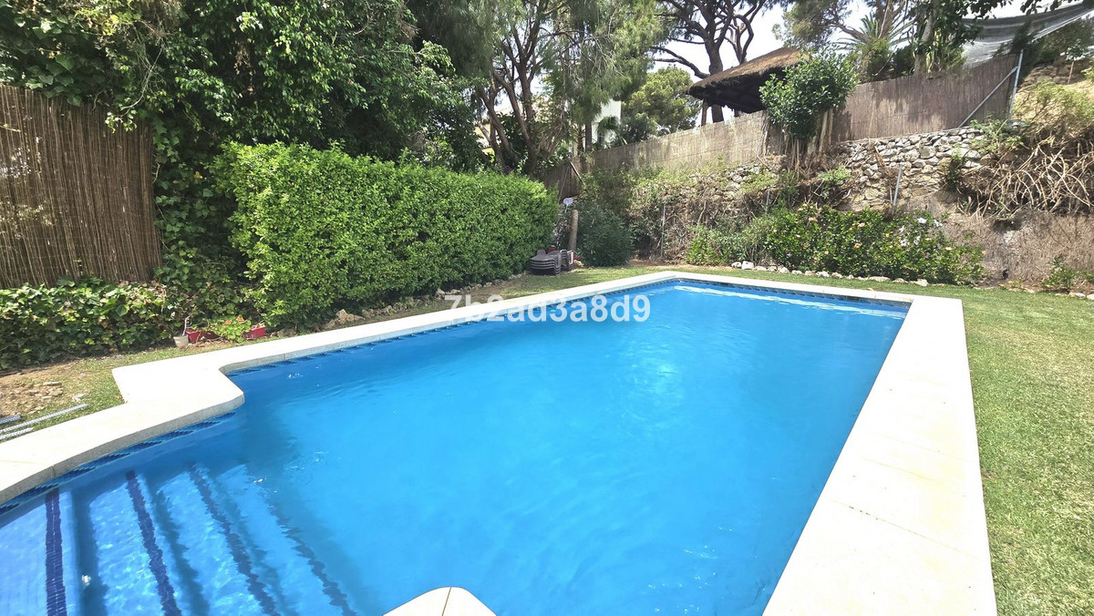 Vrijstaande Villa in Elviria-42