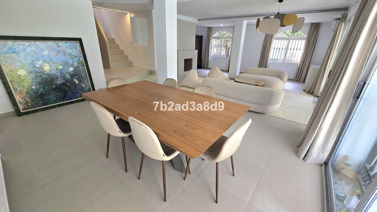 Vrijstaande Villa in Elviria-7