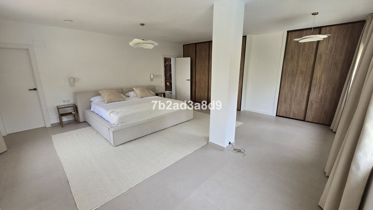Vrijstaande Villa in Elviria-9