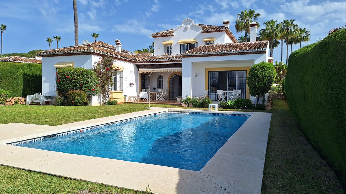 Vrijstaande Villa in Elviria-5