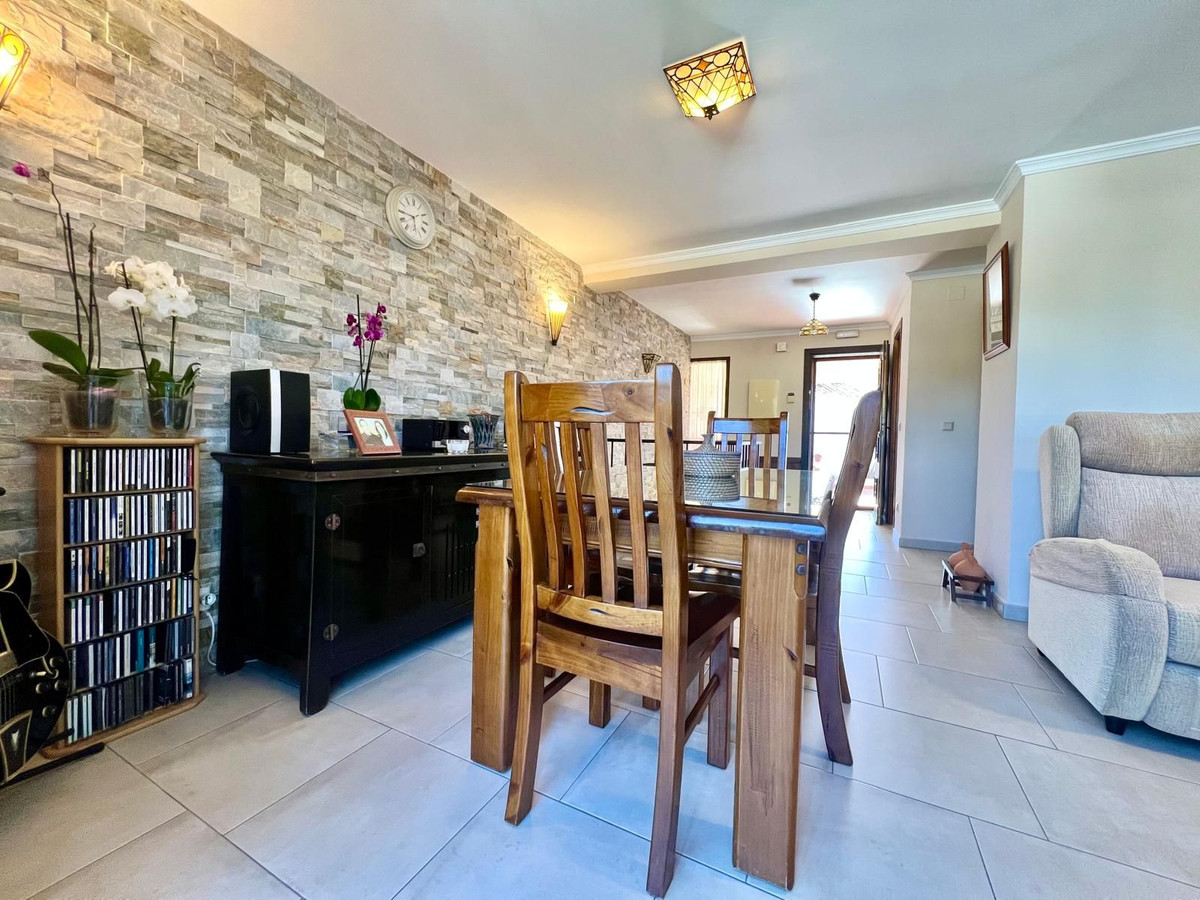 Geschakelde Woning in Elviria-10