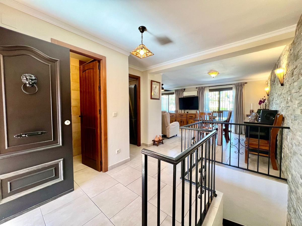 Geschakelde Woning in Elviria-17