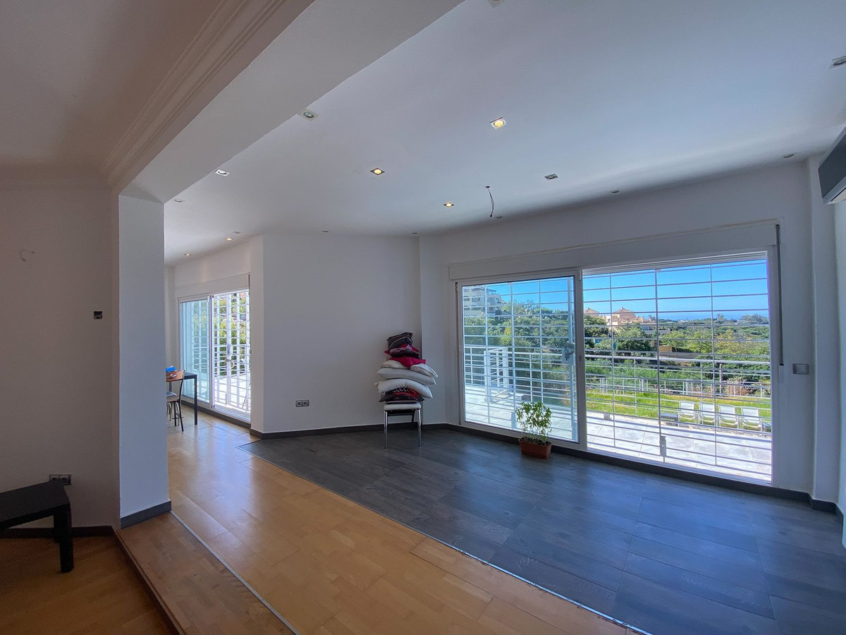 Vrijstaande Villa in Elviria-10