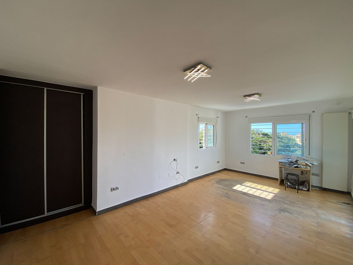 Vrijstaande Villa in Elviria-18