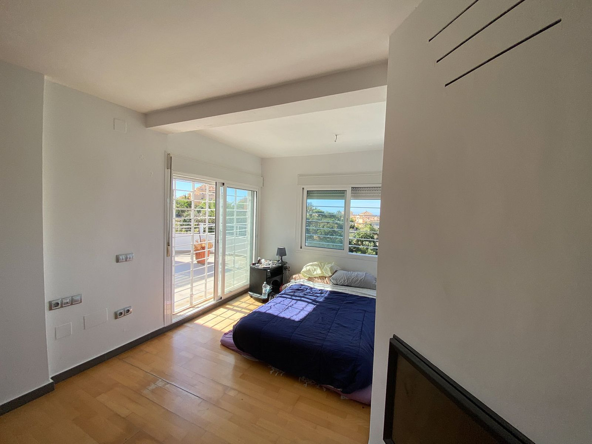 Vrijstaande Villa in Elviria-32