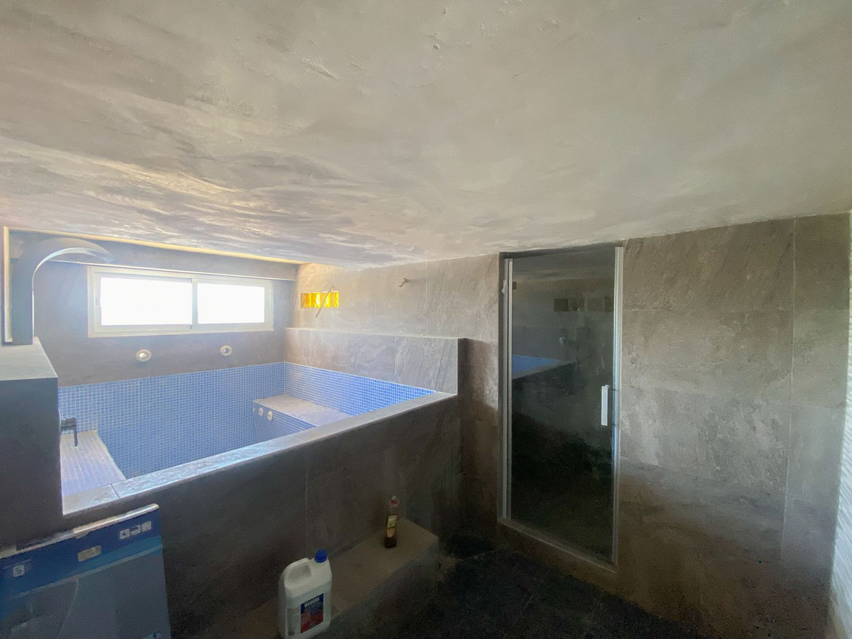 Vrijstaande Villa in Elviria-37