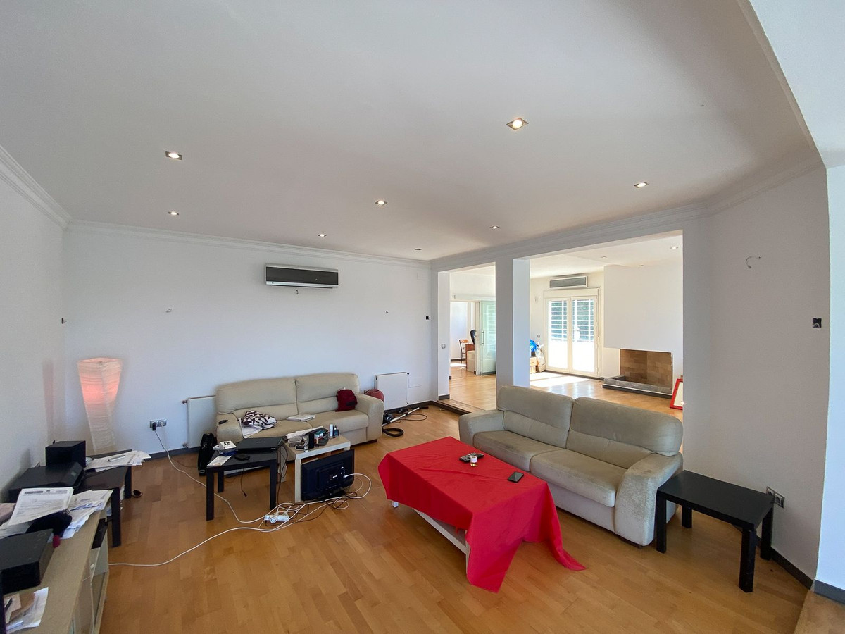 Vrijstaande Villa in Elviria-8