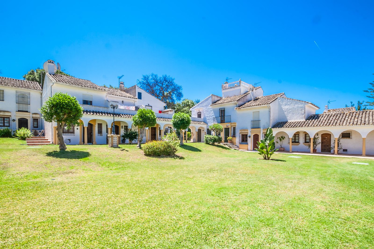 Geschakelde Woning in Elviria-1