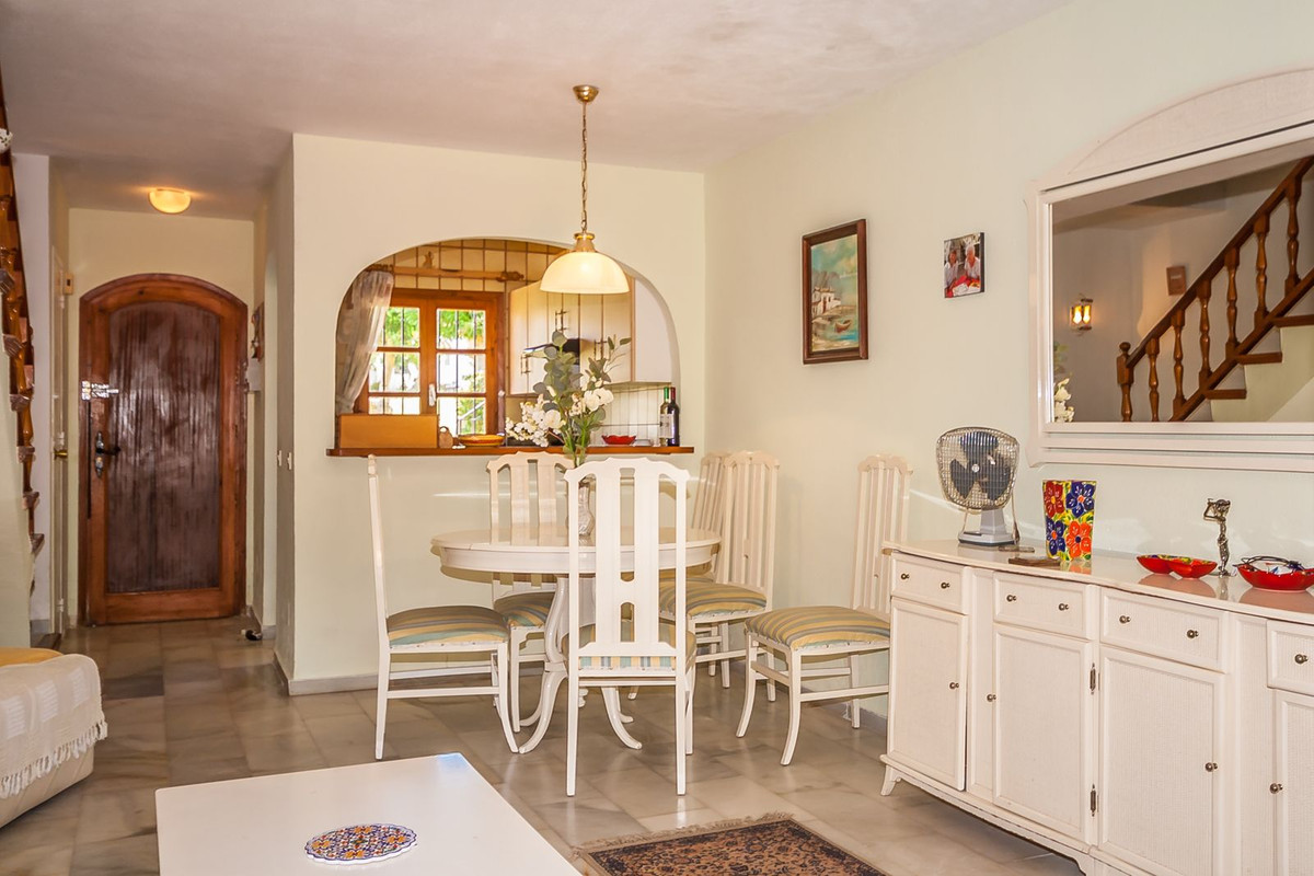 Geschakelde Woning in Elviria-10