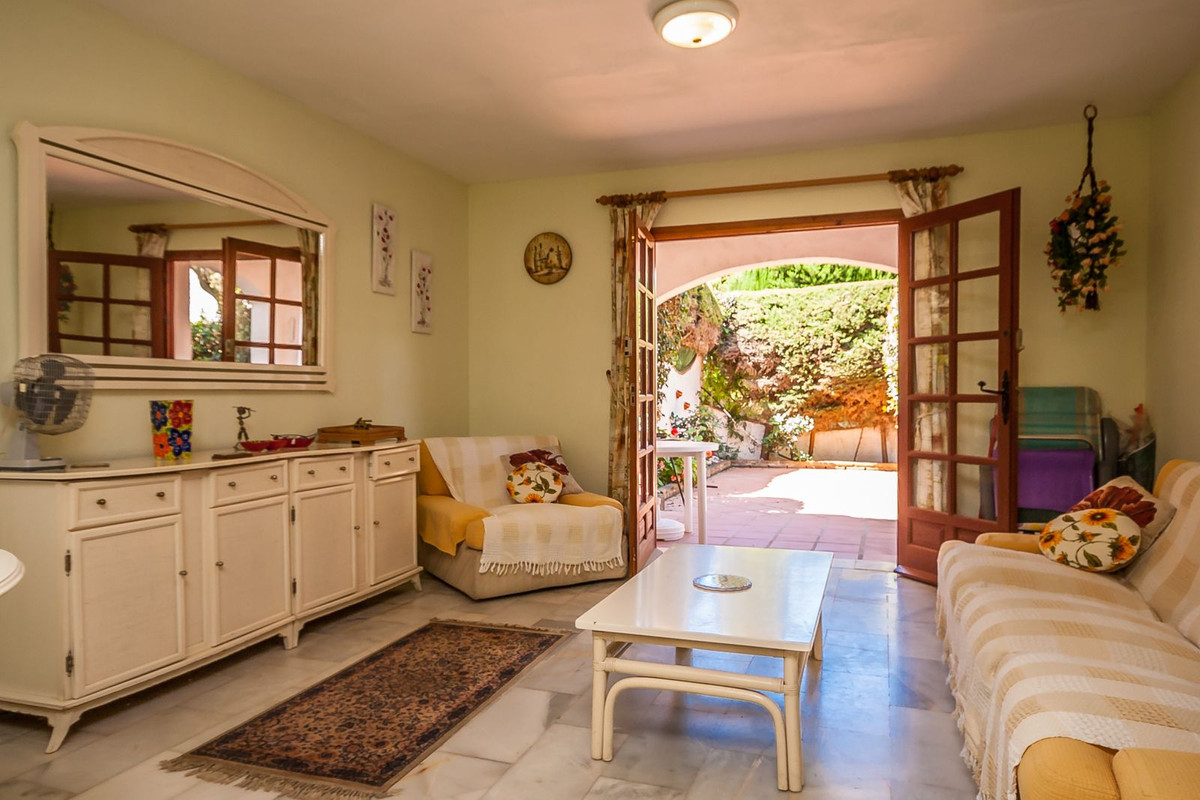 Geschakelde Woning in Elviria-3
