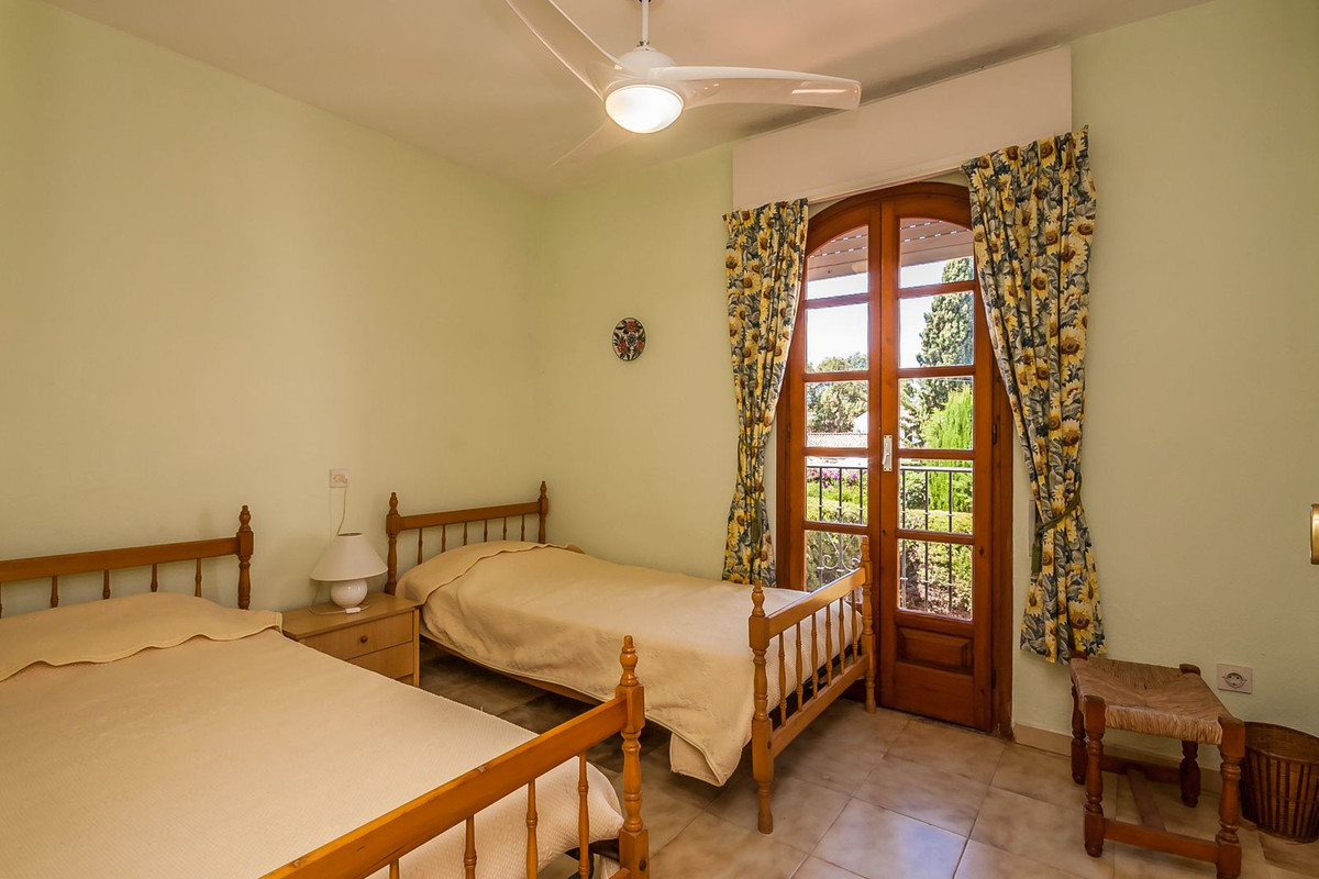 Geschakelde Woning in Elviria-7