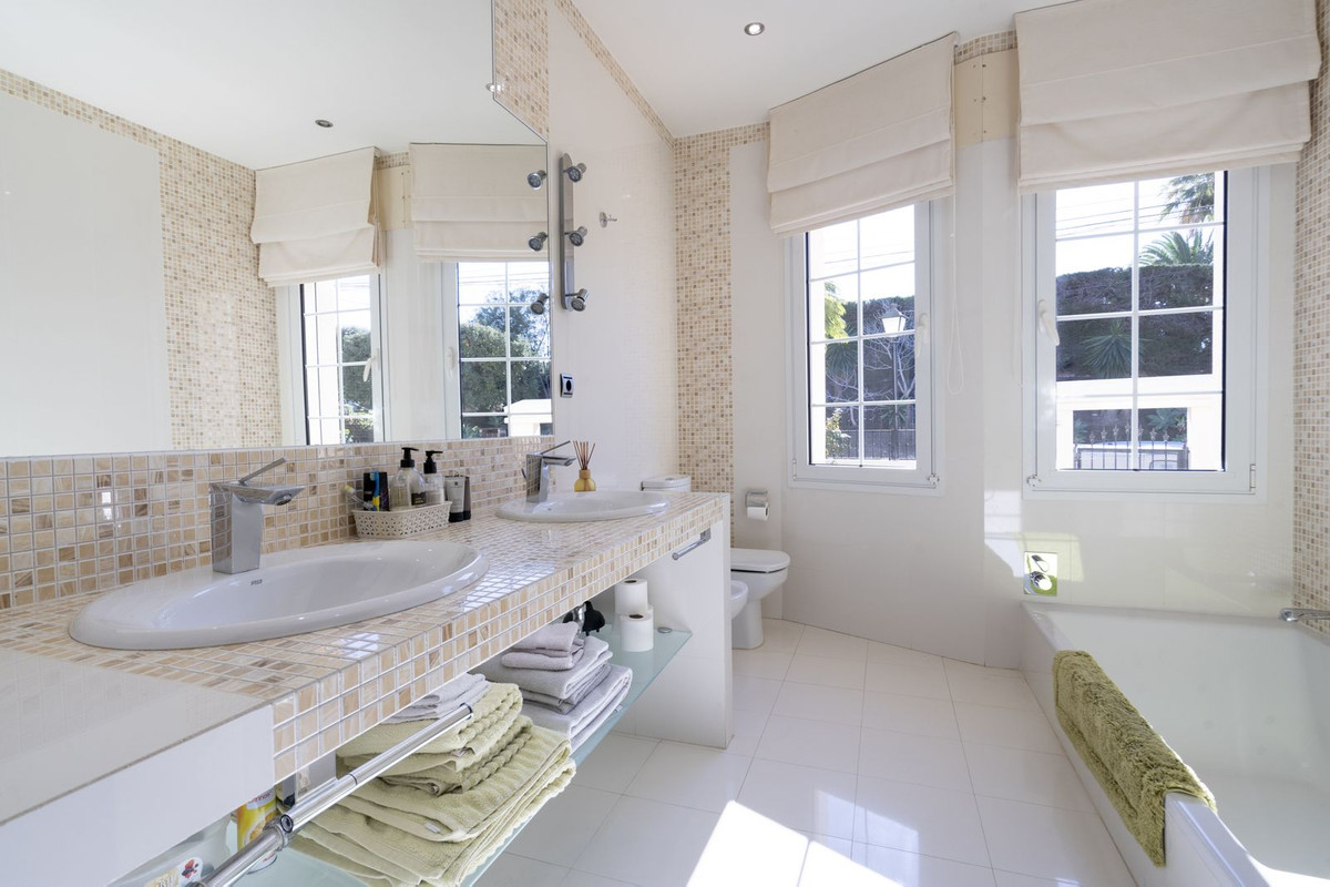 Huis te koop in Elviria | 5 slaapkamers H5056612