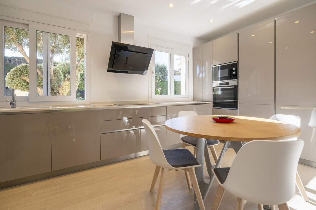 Huis te koop in Elviria | 5 slaapkamers H5056612