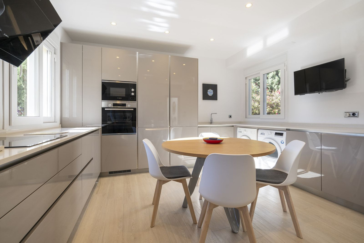 Huis te koop in Elviria | 5 slaapkamers H5056612