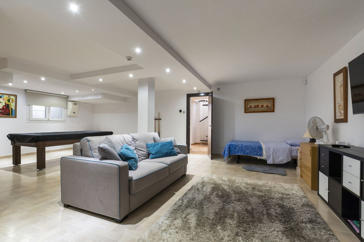 Huis te koop in Elviria | 5 slaapkamers H5056612