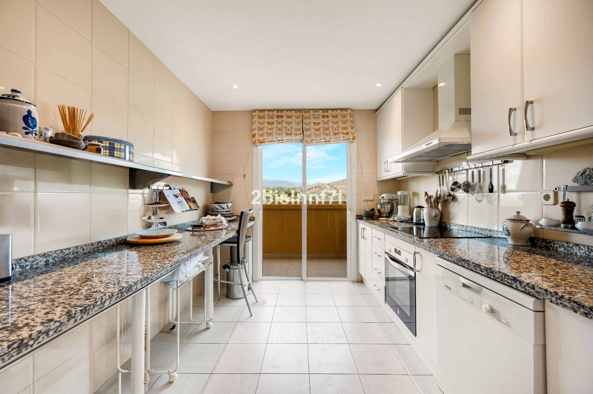 Appartement te koop in Elviria | 3 slaapkamers H5131633