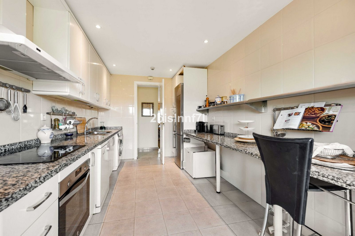 Appartement te koop in Elviria | 3 slaapkamers H5131633