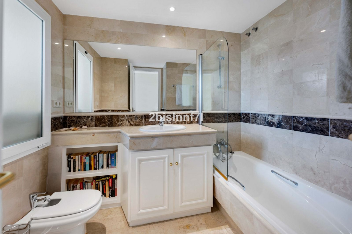 Appartement te koop in Elviria | 3 slaapkamers H5131633