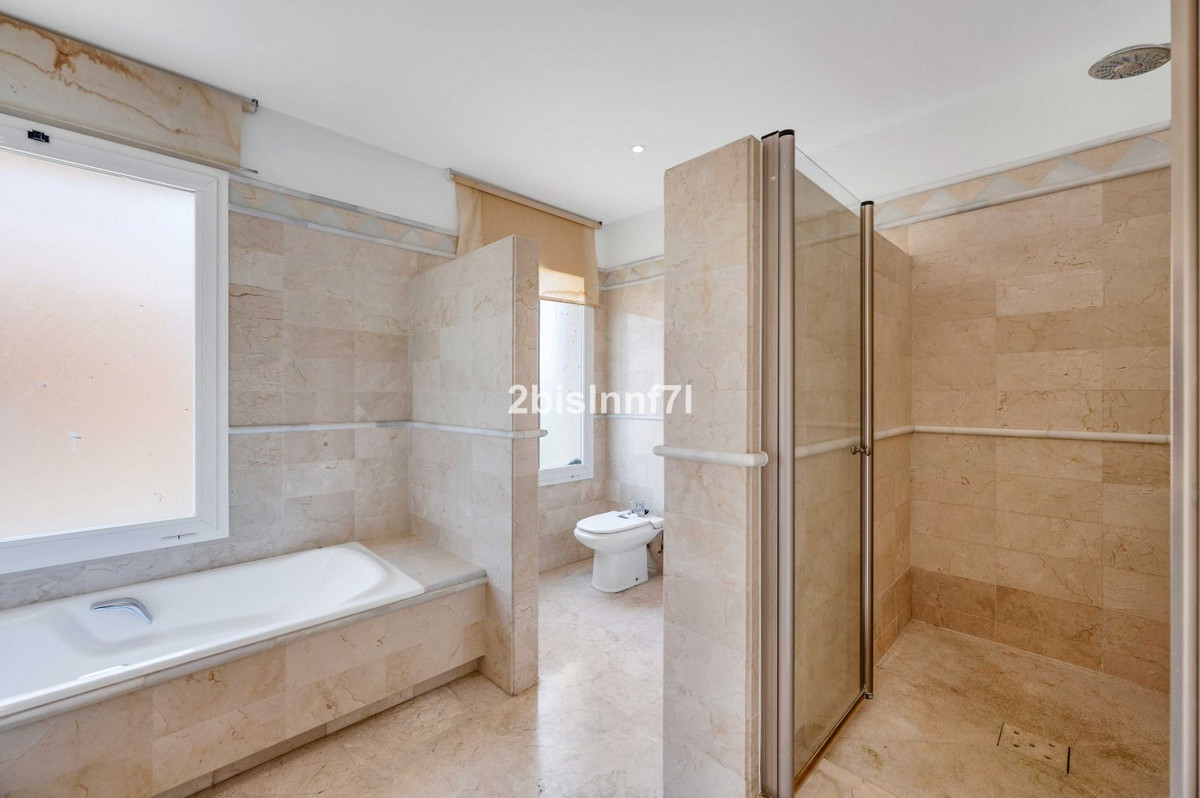 Appartement te koop in Elviria | 3 slaapkamers H5131633