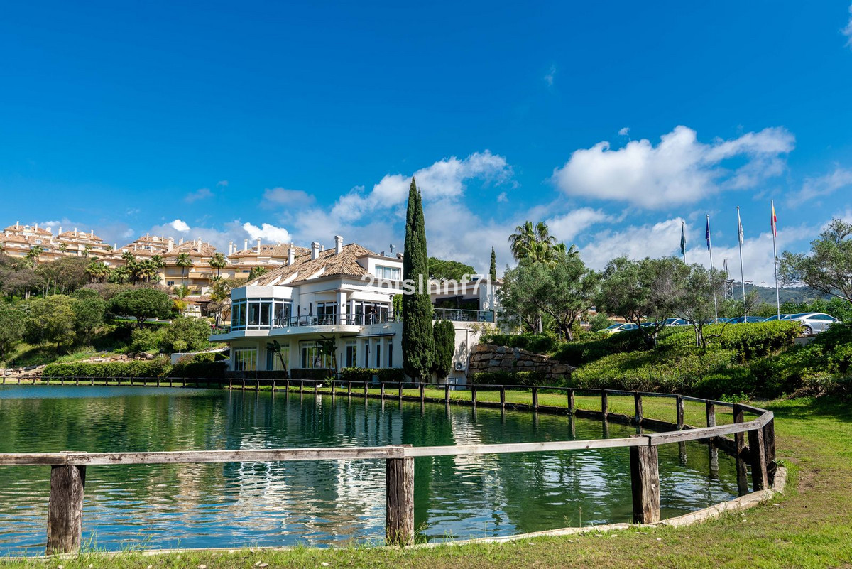 Appartement te koop in Elviria | 3 slaapkamers H5131633